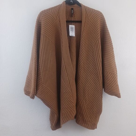 Torrid Textured Knit Dolman camel Wrap size 1/2X - Picture 2 of 7